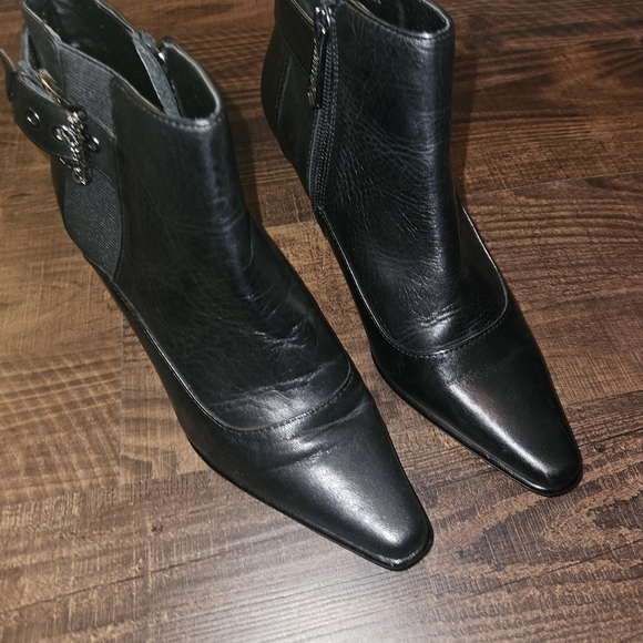 Donald J Pliner Longa Buckle Ankle Booties - Picture 5 of 8